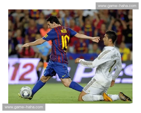 巅峰对决：当黑白斑马遇见银河战舰，这不仅仅是足球的碰撞，更是灵魂的交响